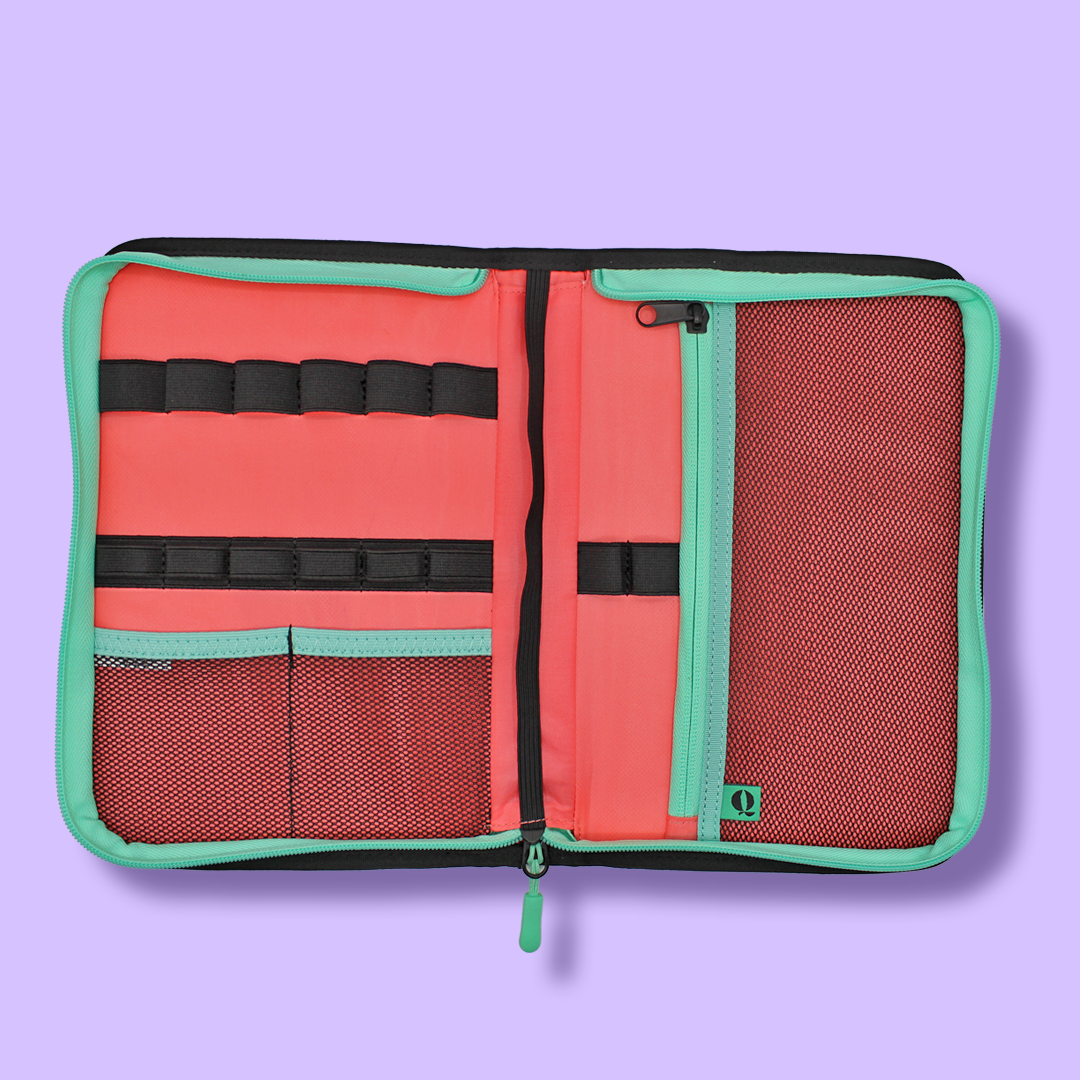 Quell® Carrier Case: Black/Mint